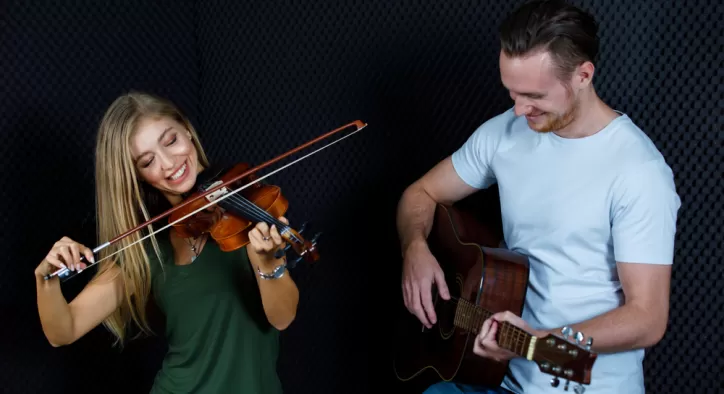 Gitar Çalmak mı Keman Çalmak mı Daha Zor?