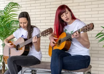 Gitar Eğitimleri: Müziğin Sihirli Dünyasına Açılan Kapı