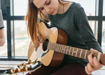 Sıfırdan Gitar Öğrenmek İçin Neler Yapmak Gerekir?