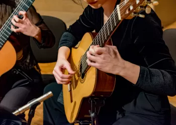 Gitar Çalarken Parmak Yapısının Önemi Nedir?