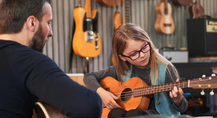 Gitar Kaç Ayda Öğrenilir? Sıfırdan Gitar Öğrenmek Ne Kadar Sürer?