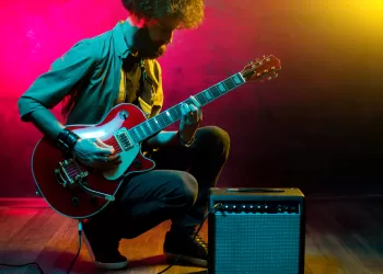 Elektro Gitar Amfisiz Çalınır Mı? Amfisiz Elektro Gitar Çalmak Mümkün mü?