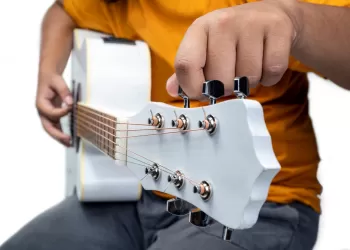 Gitarımı Neden Akort Etmeliyim? Eğer Doğru Akordu Yapılmazsa Neler Olur?