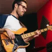 Bas Gitar Kaç Telli Olmalı? Başlangıç İçin En İdeal Seçenek