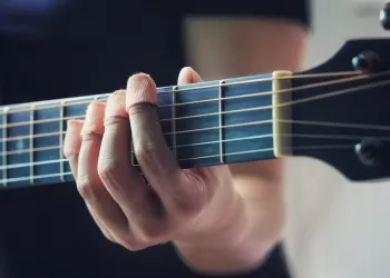 Gitar Çalarken Parmak Ucu Acıması İçin Pratik Çözümler