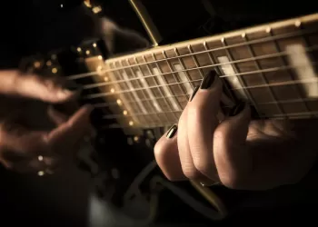 Gitar İçin Tırnak Nasıl Olmalı? Doğru Tırnak Bakımı
