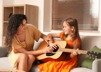 İlk Gitar Dersinde Ne Öğrenilir? Müziğe Merhaba Deyin