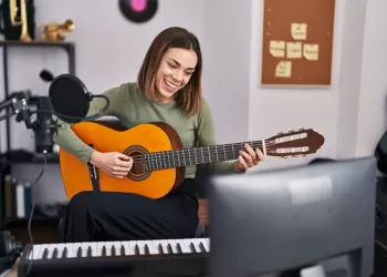 Valencia Gitar İyi mi? Dayanıklılık, Ton ve Fiyat Performansı