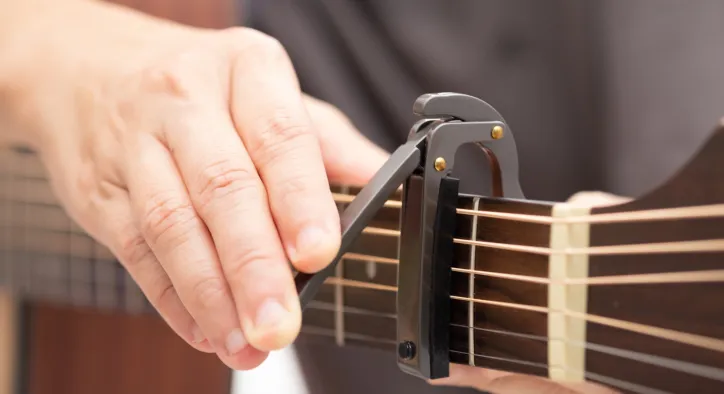 Gitar Akoru Değil, Akordu Nasıl Yapılır? (Yeni Başlayanlar İçin 2025 Akort Rehberi)