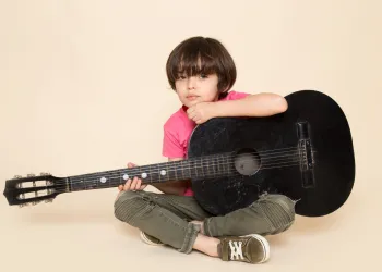 Evet, Herkes Gitar Çalabilir! Kendine Kanıtlamak İçin İlk Derse Başla!