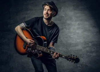 Gitarist Olmanın En Hızlı Yolu: Kapsamlı Programımıza Bugün Başlayın!