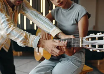 Esnek Saatli Gitar Özel Ders: Yoğun Programınıza Uyan Kişisel Müzik Eğitiminiz