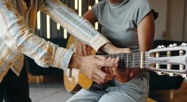 Esnek Saatli Gitar Özel Ders: Yoğun Programınıza Uyan Kişisel Müzik Eğitiminiz